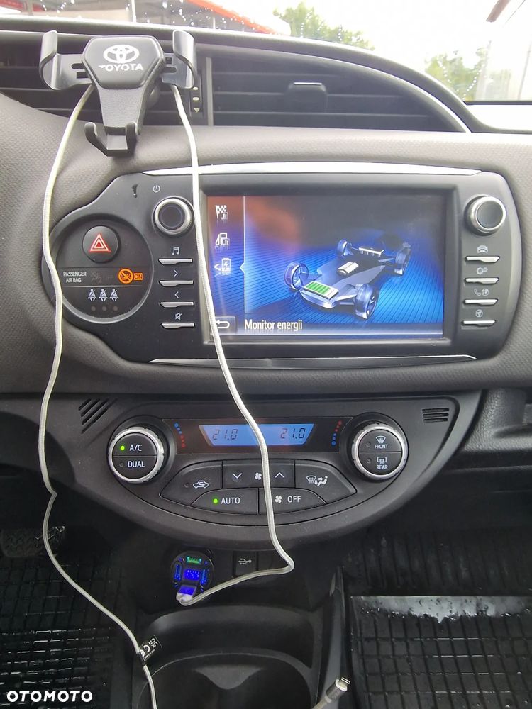 Toyota YARIS - 22