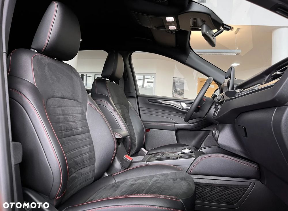 Ford Kuga 2.5P PHEV FWD ST-Line X - 30