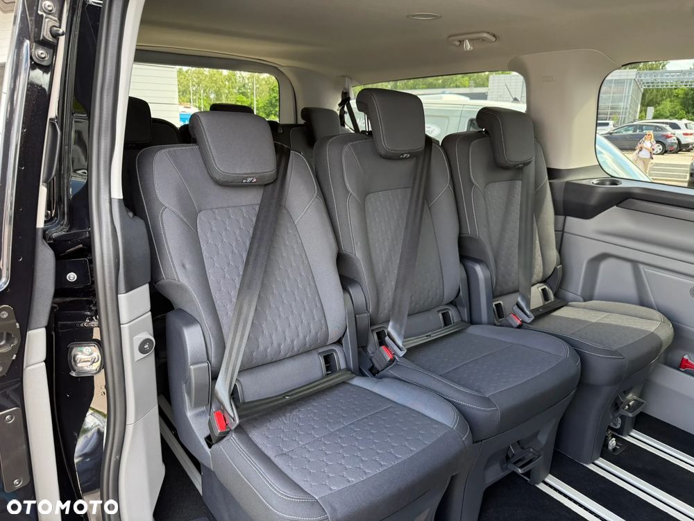 Ford Tourneo Custom - 18