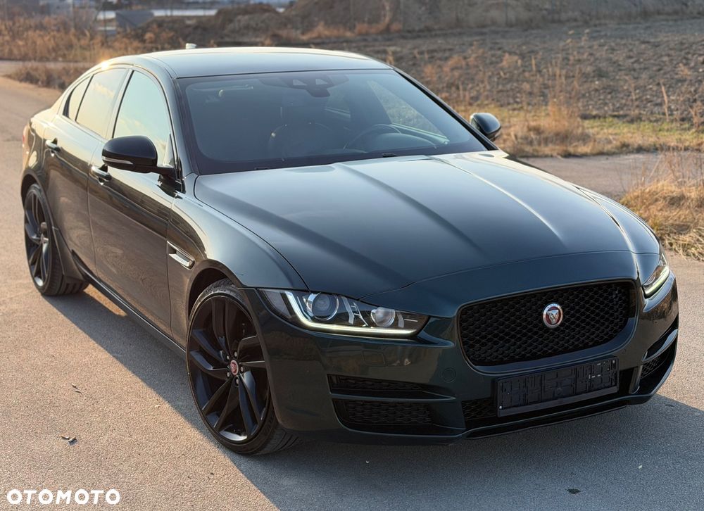 Jaguar XE 2.0 D R-Sport - 15