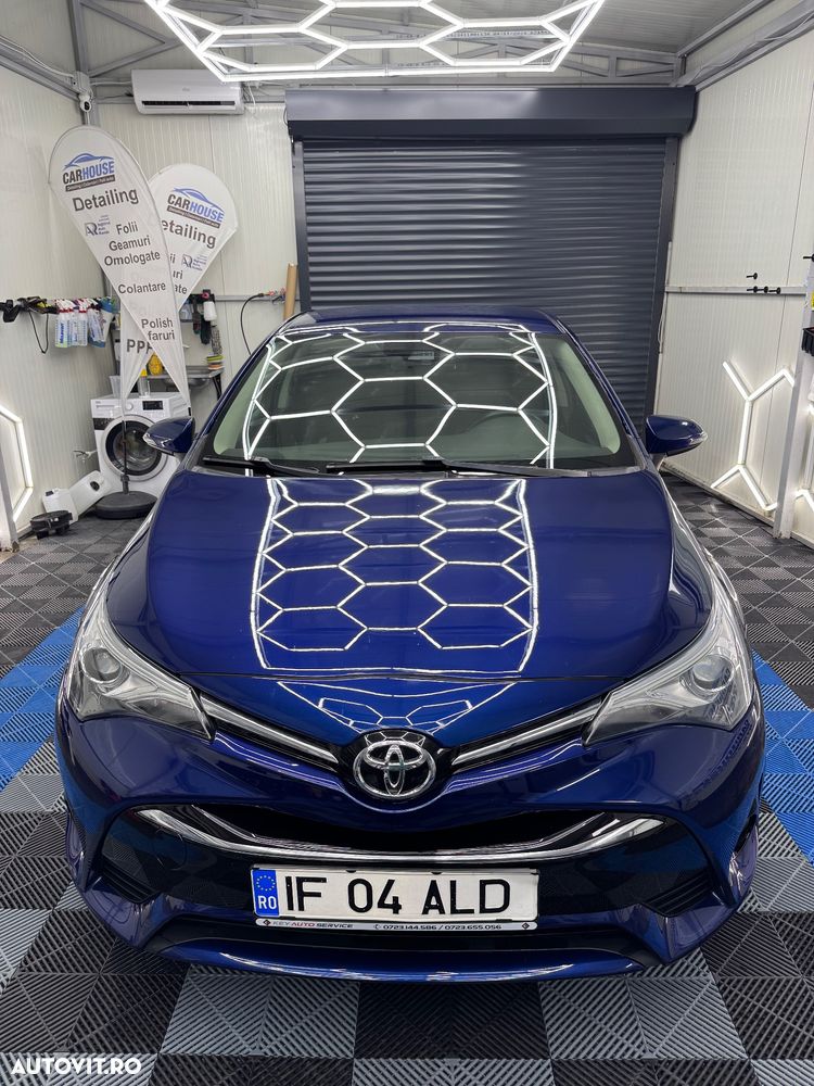 Toyota Avensis 2.0 D-4D Elegance - 2