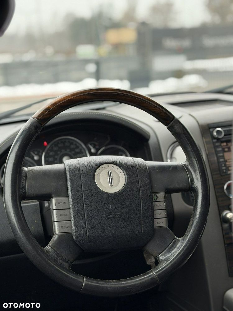 Lincoln Mark LT - 11