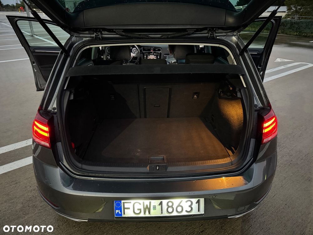 Volkswagen Golf - 34
