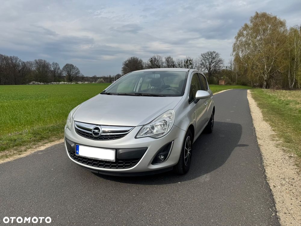 Opel Corsa 1.2 16V Essentia - 2