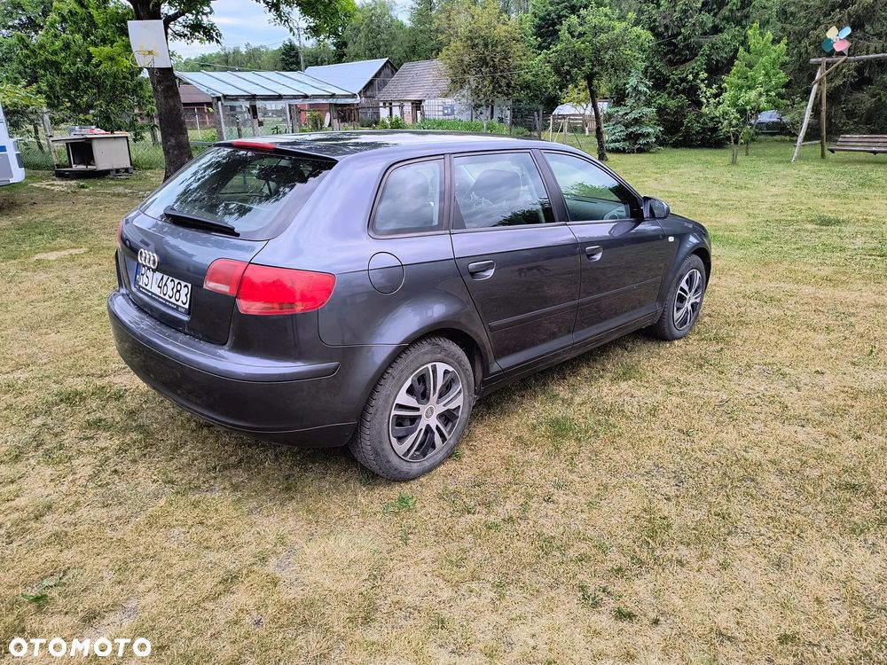Audi A3 Sportback 1.9 TDI Attraction - 4