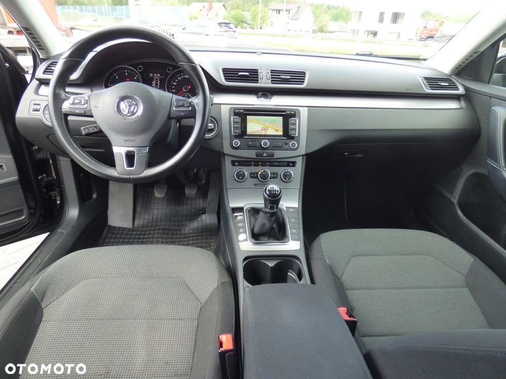 Volkswagen Passat 2.0 TDI Comfortline - 18