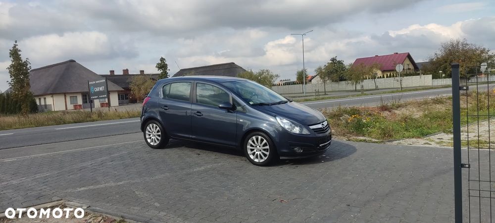 Opel Corsa 1.2 16V Cosmo - 8