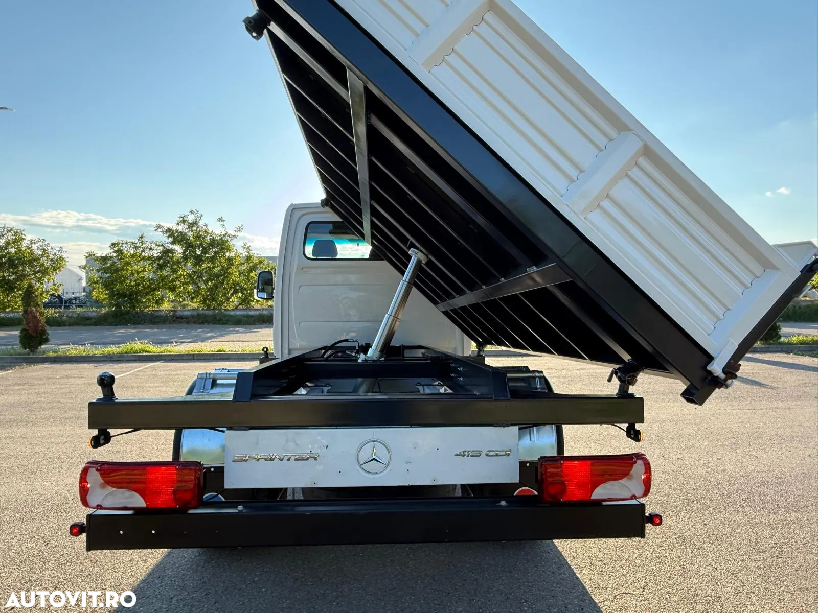 Mercedes-Benz Sprinter - 4