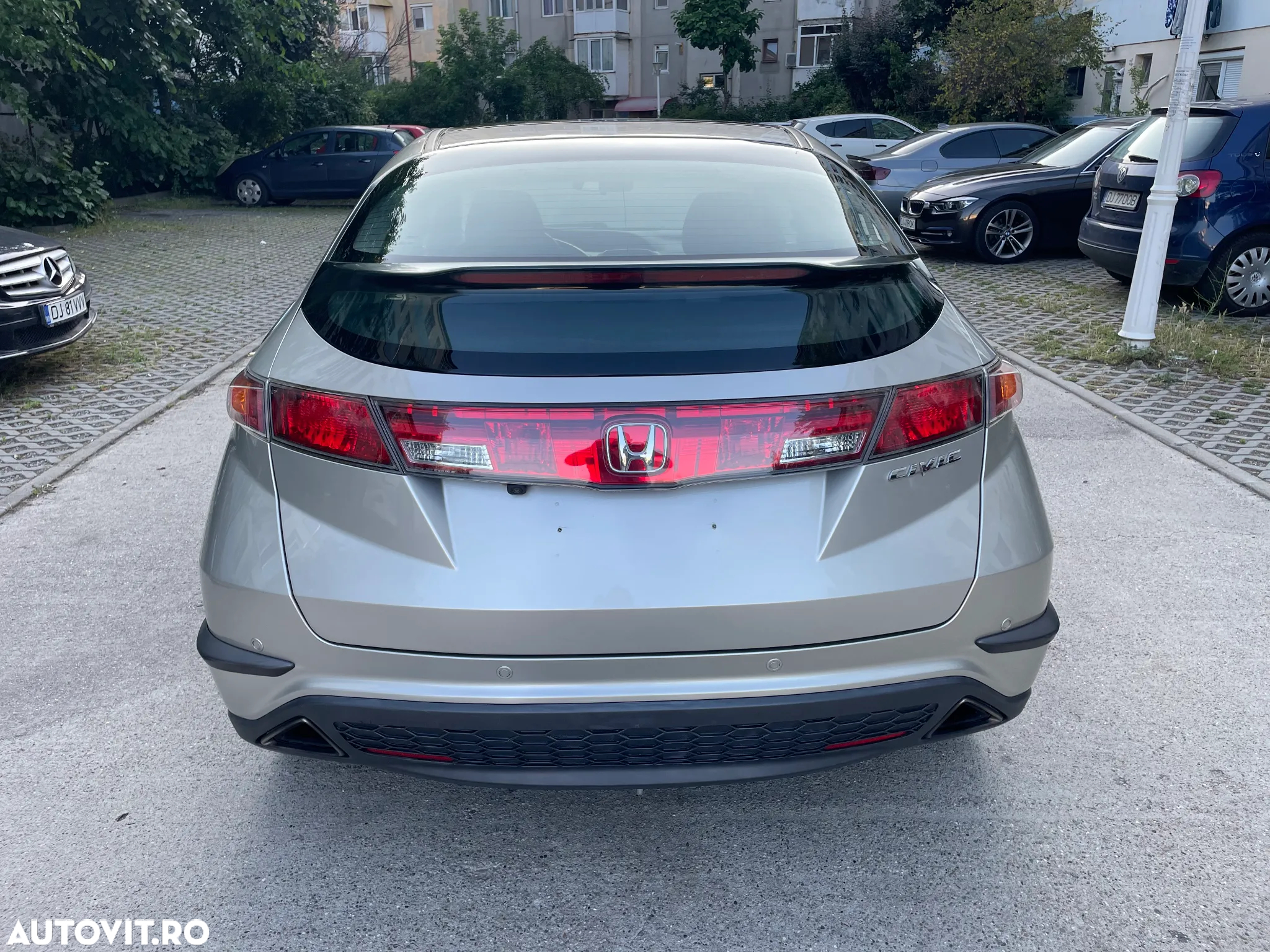 Honda Civic 1.8i-VTEC Automatik Executive - 10