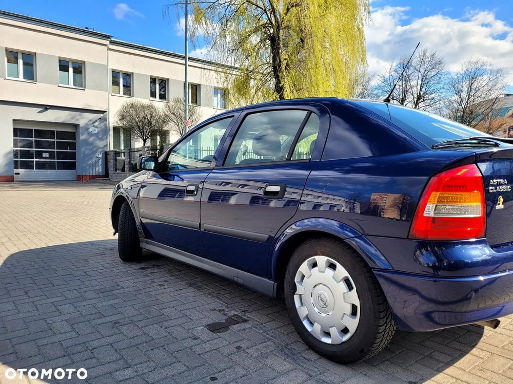 Opel Astra - 11