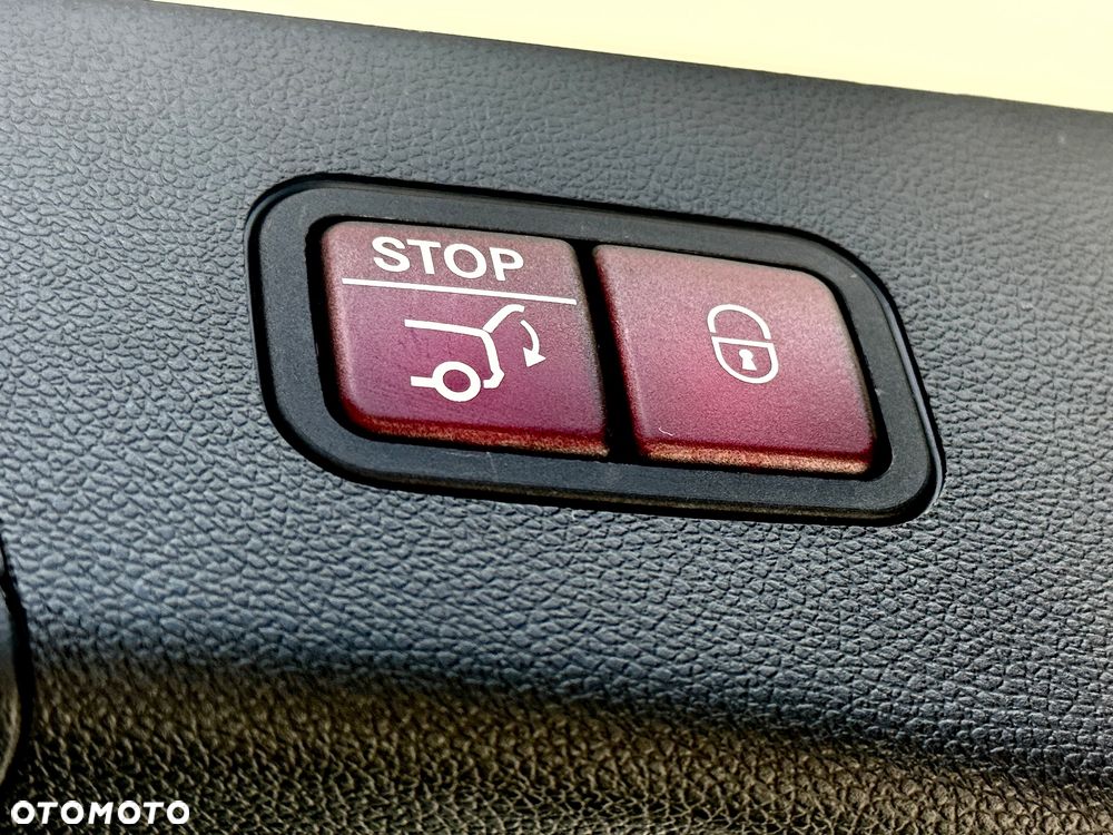 Mercedes-Benz Klasa E 63 AMG 4Matic AMG Speedshift MCT - 33