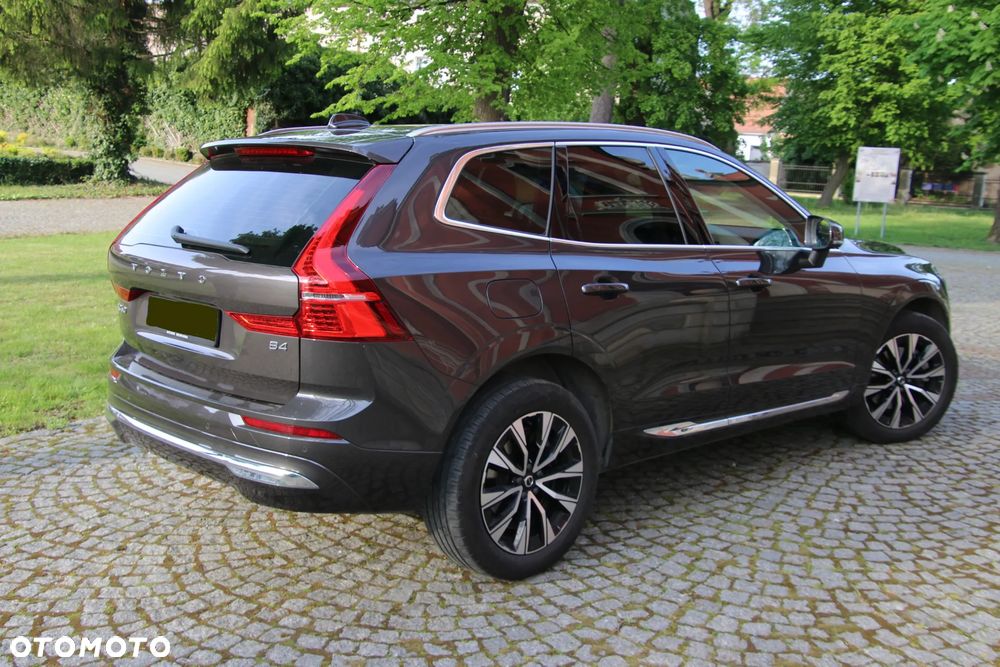 Volvo XC 60 B4 D Plus Bright - 28