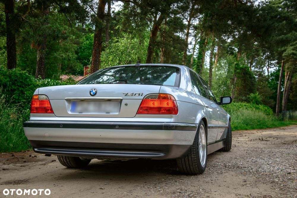 BMW Seria 7 740i - 6