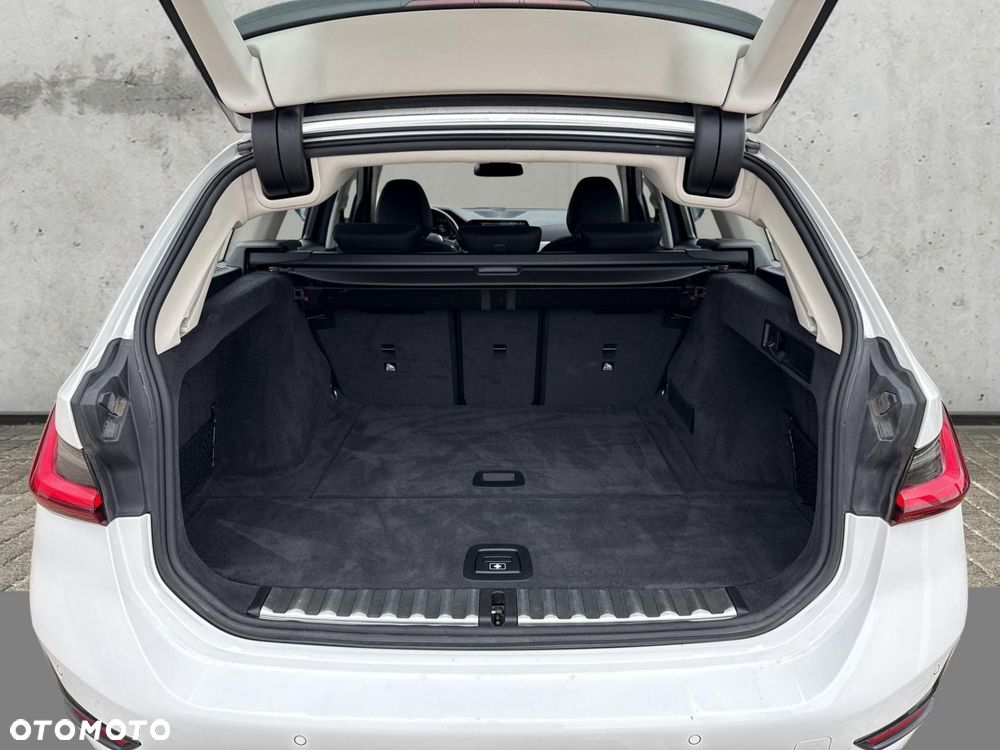 BMW Seria 3 318i Advantage - 22