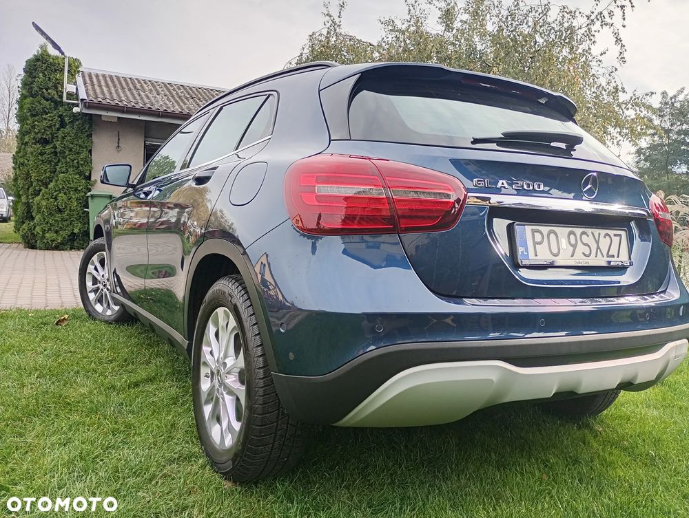 Mercedes-Benz GLA - 13