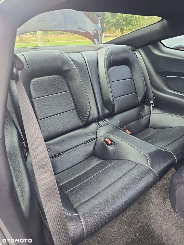 Ford Mustang 5.0 V8 GT - 10