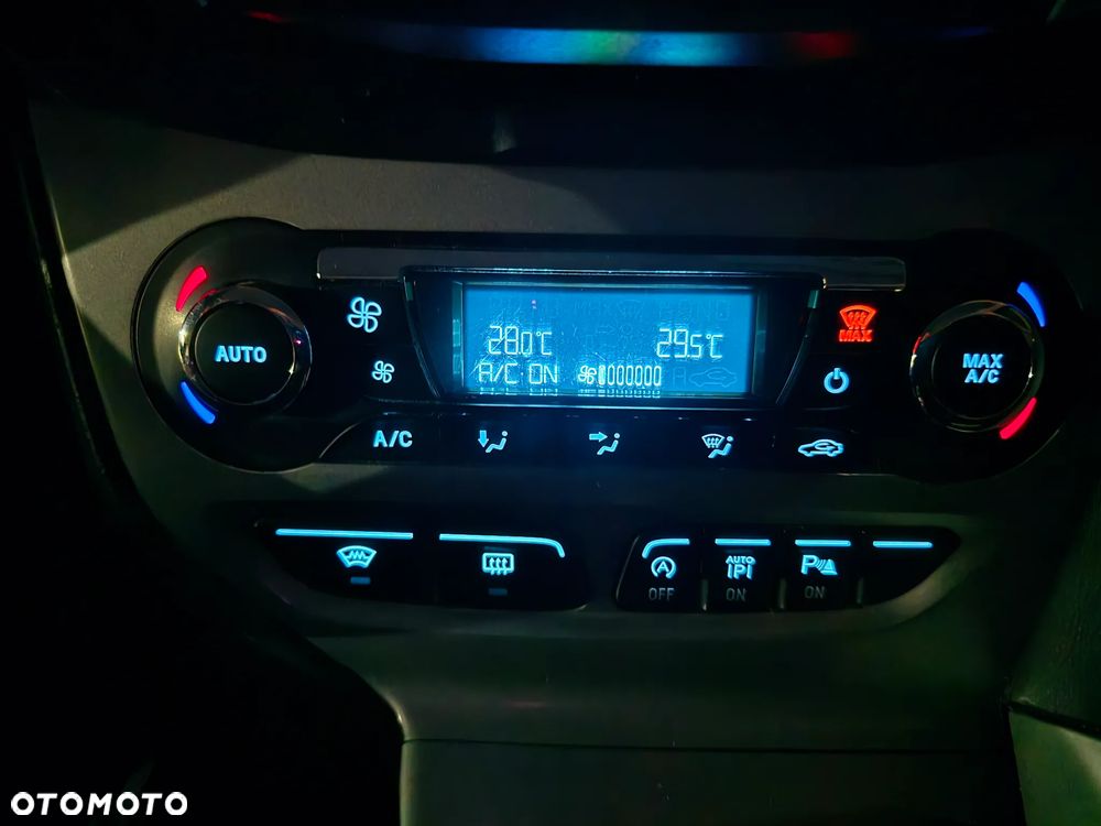 Ford Focus 1.0 EcoBoost Titanium - 10