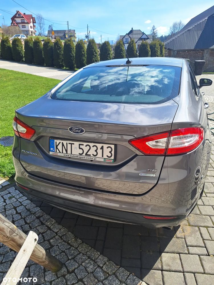 Ford Fusion - 2
