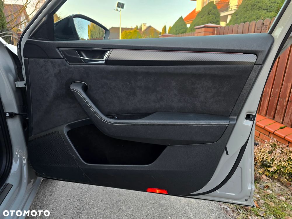 Skoda Superb 2.0 TDI SCR 4x4 Sportline DSG - 25