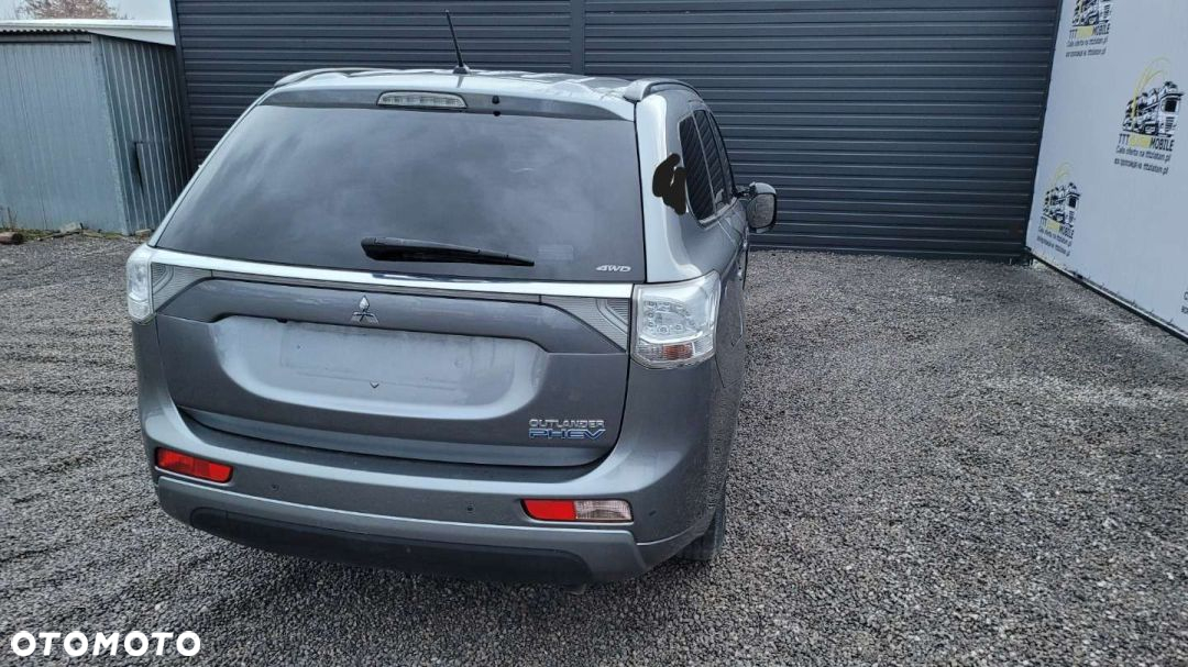 Mitsubishi Outlander - 5