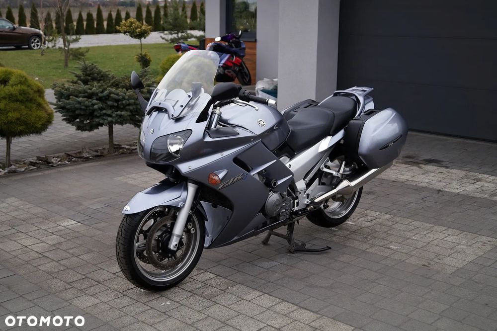 Yamaha FJR - 3