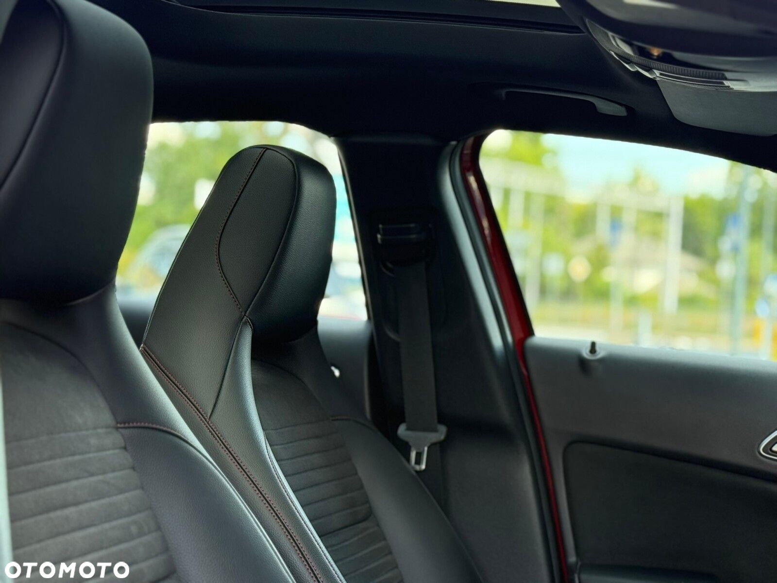 Mercedes-Benz GLA 250 4-Matic AMG Line - 18