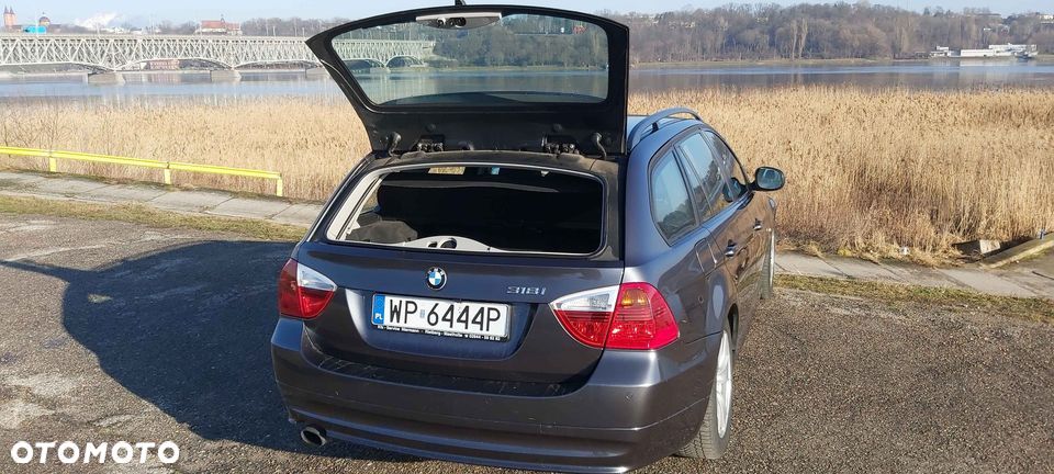 BMW Seria 3 318i - 6
