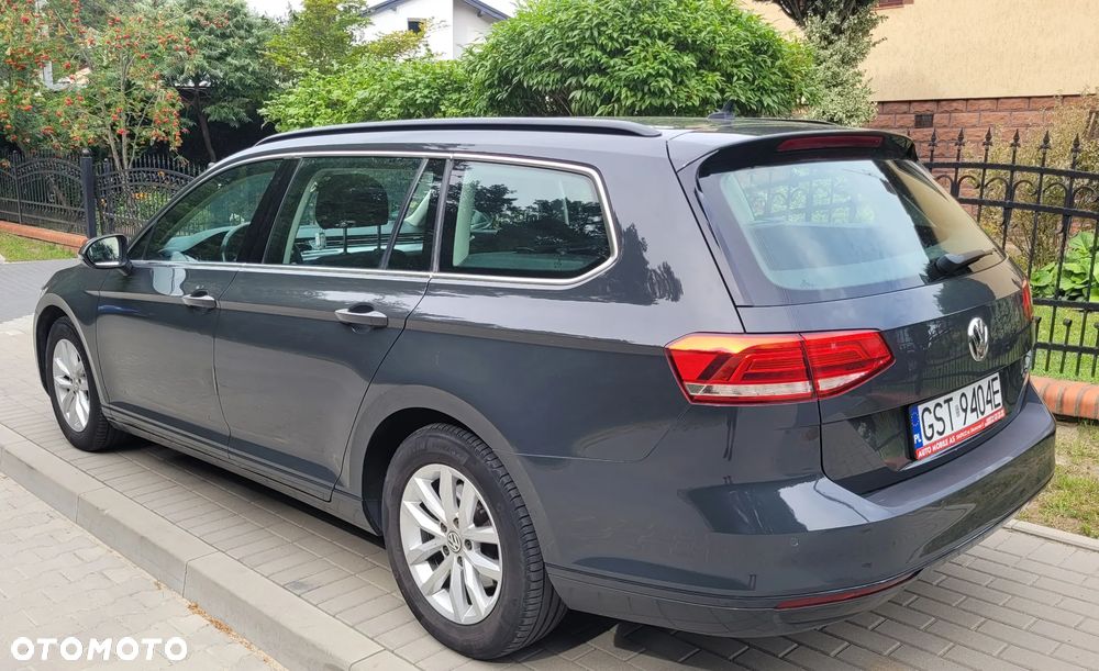 Volkswagen Passat - 2