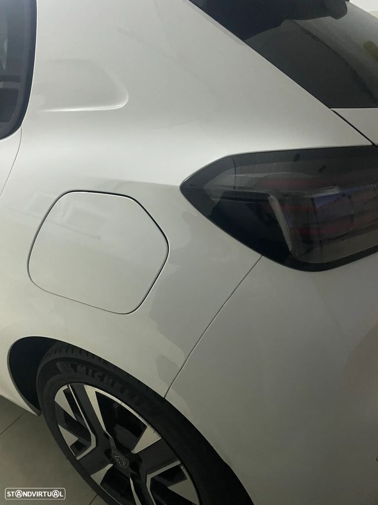 Peugeot 208 1.2 Hybrid Allure e-DCS6 - 5