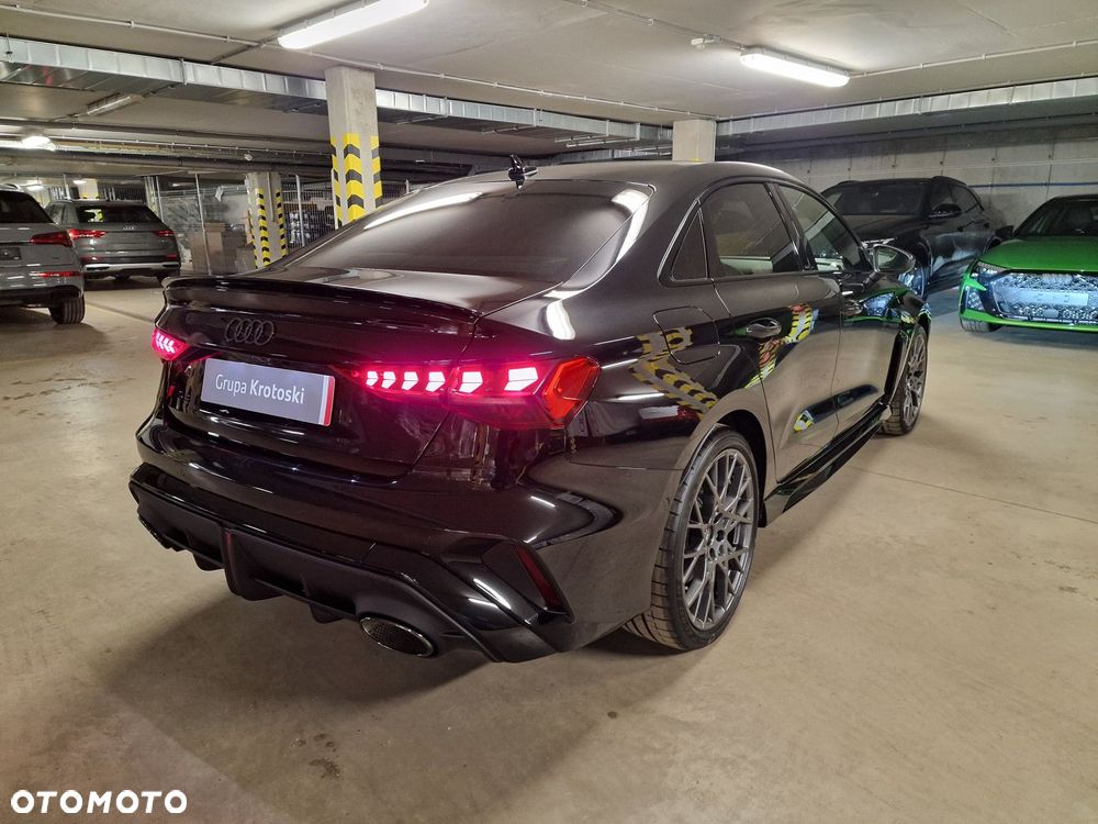 Audi RS3 Limousine - 8