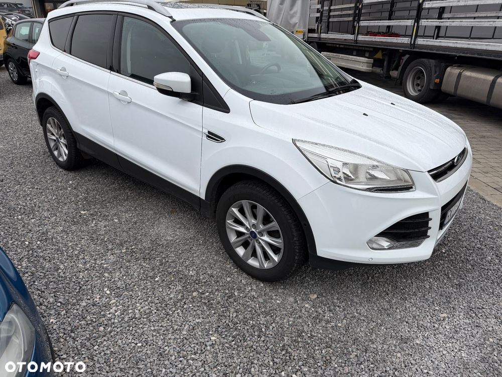 Ford Kuga 1.5 EcoBoost 2x4 Titanium - 3