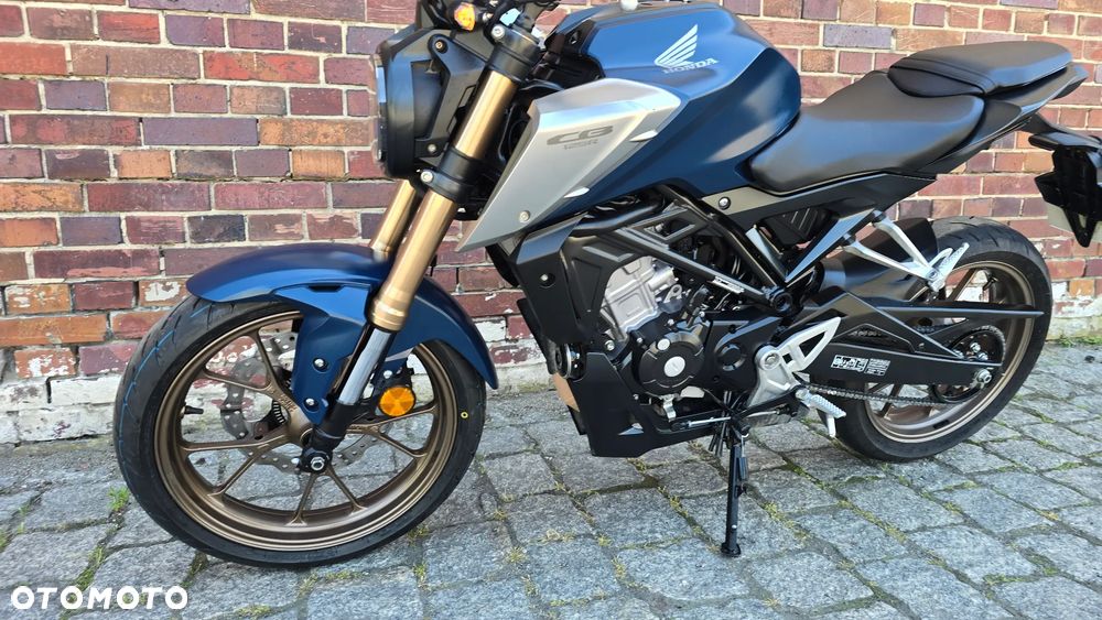 Honda CB - 4