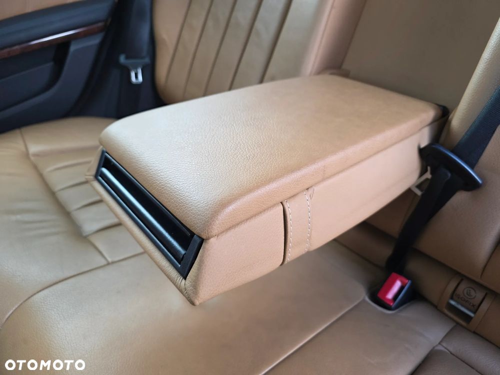 Mercedes-Benz Klasa E 350 4Matic Avantgarde Sport Edition AMG - 22