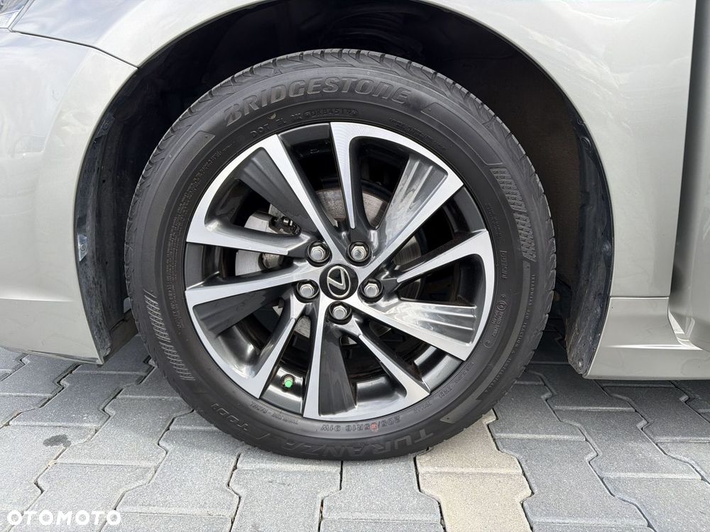 Lexus CT - 19