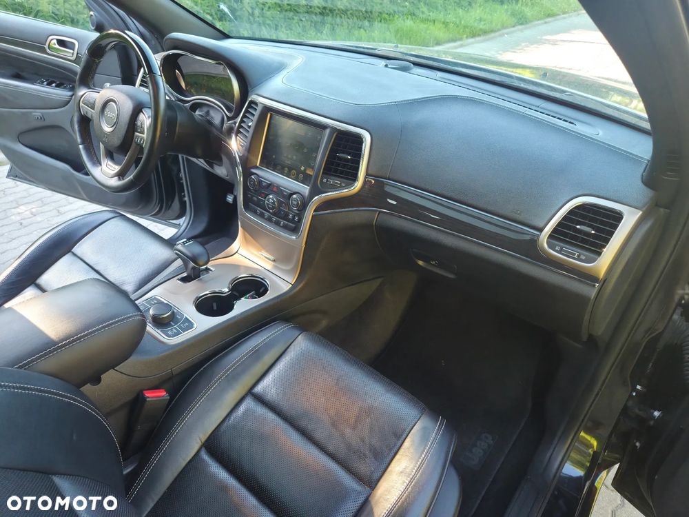 Jeep Grand Cherokee - 21