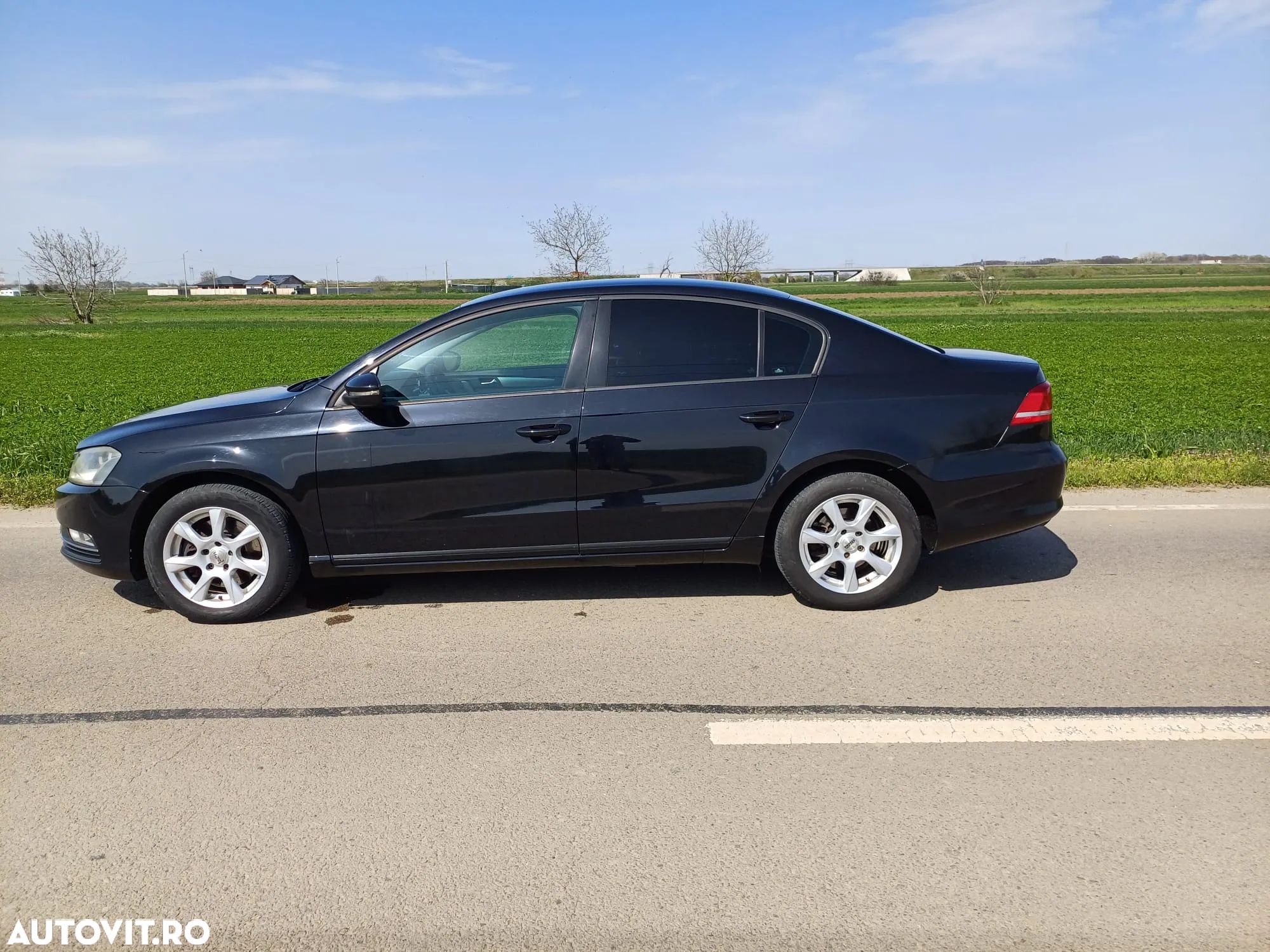 Volkswagen Passat - 1