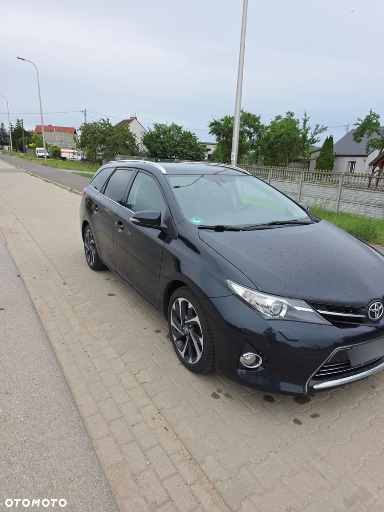 Toyota Auris 2.0 D-4D Prestige - 2