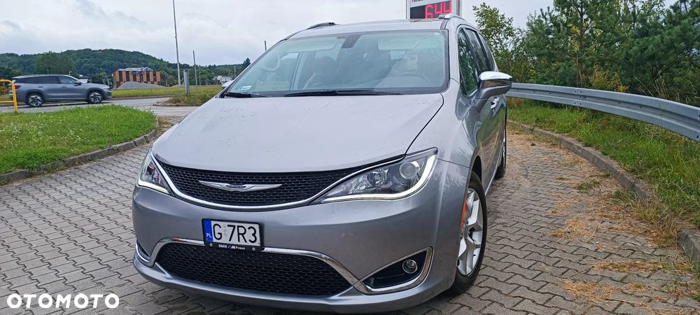 Chrysler Pacifica - 24