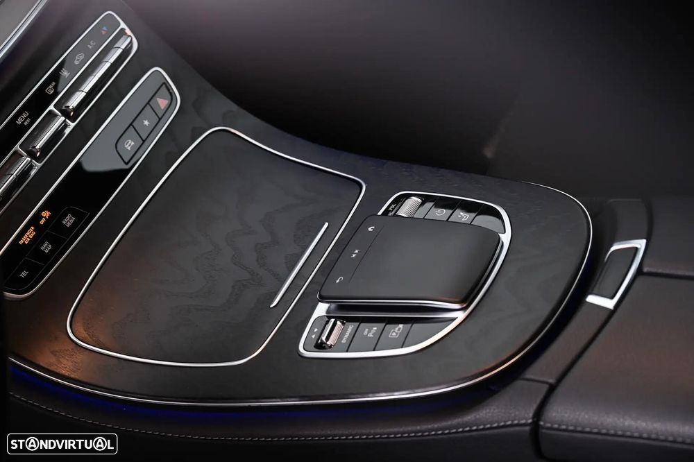 Mercedes-Benz E 300 de AMG Line - 22