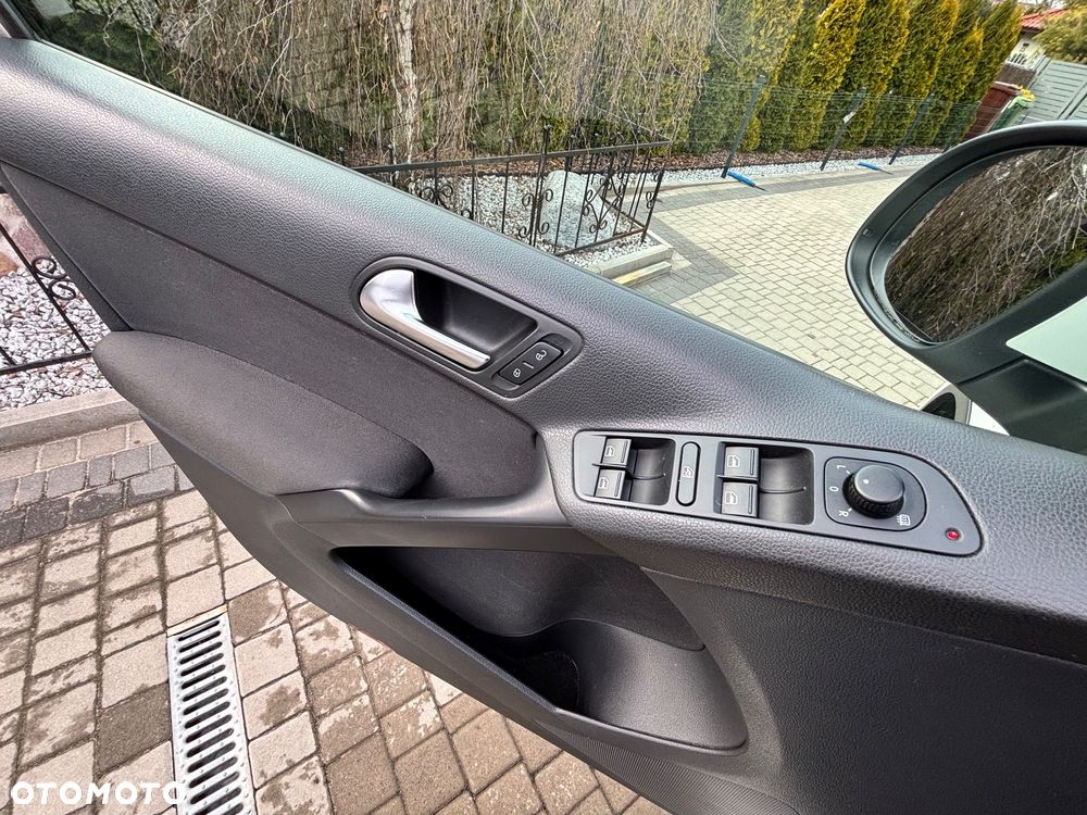 Volkswagen Tiguan - 12