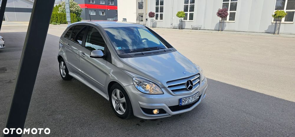Mercedes-Benz Klasa B 180 CDI Special Edition - 1