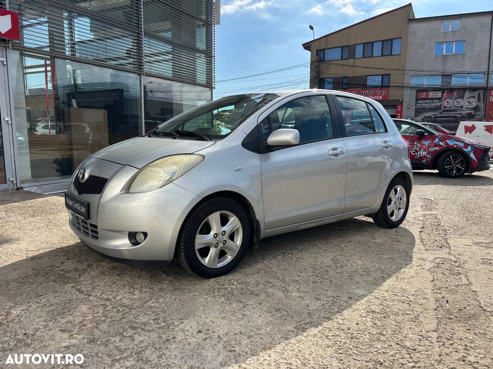 Toyota Yaris 1.3 Sol - 2