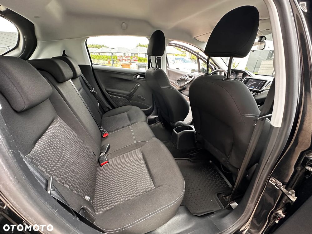 Peugeot 208 1.2 PureTech Active - 10