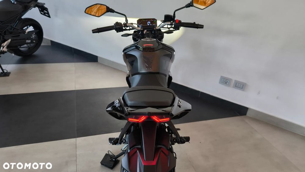 VOGE R125 - 16