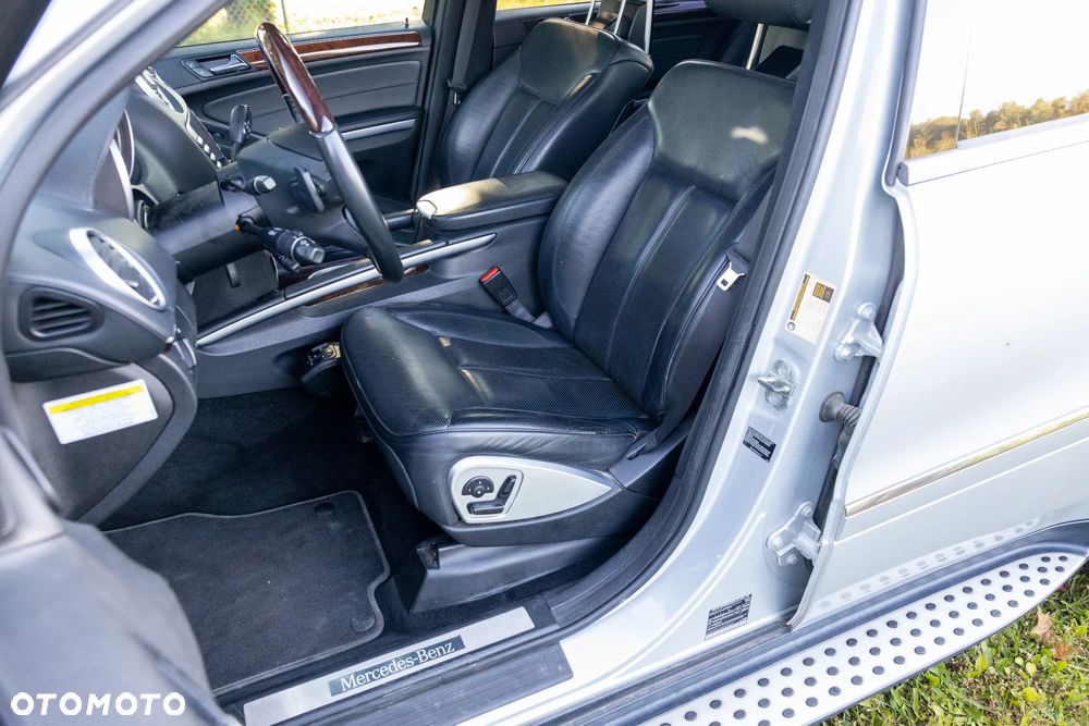 Mercedes-Benz GL 500 - 12