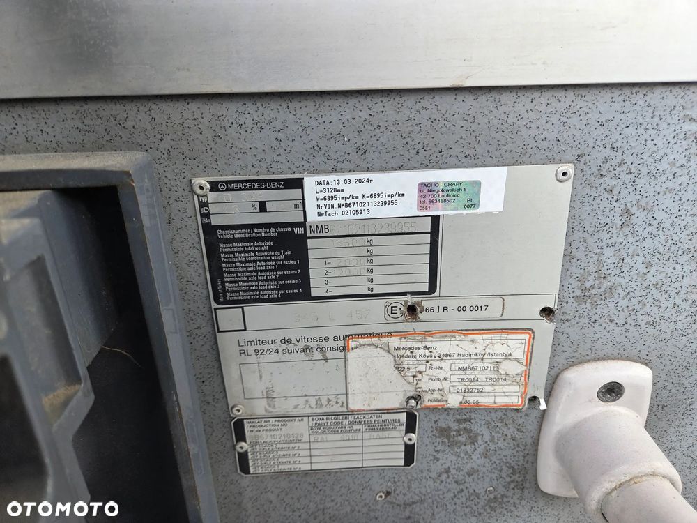 Mercedes-Benz Conecto - 9