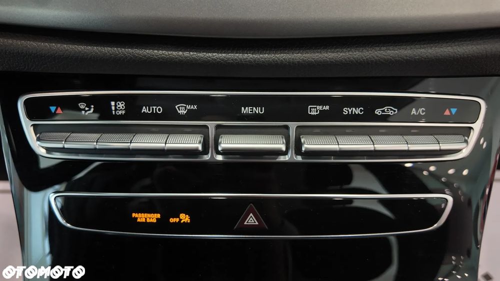 Mercedes-Benz Klasa E 220 d T 9G-TRONIC Avantgarde - 28