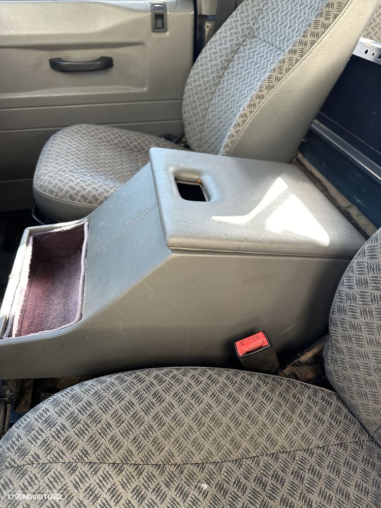 Land Rover Defender 90 2.5 TDi Metal Top - 18