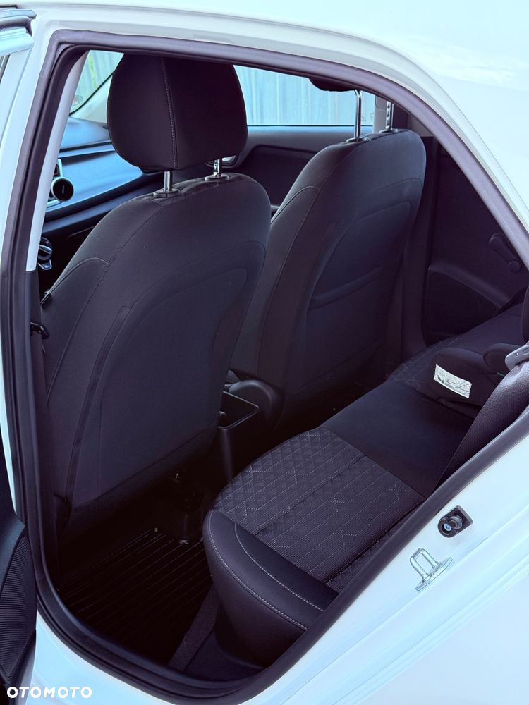 Kia Rio - 25