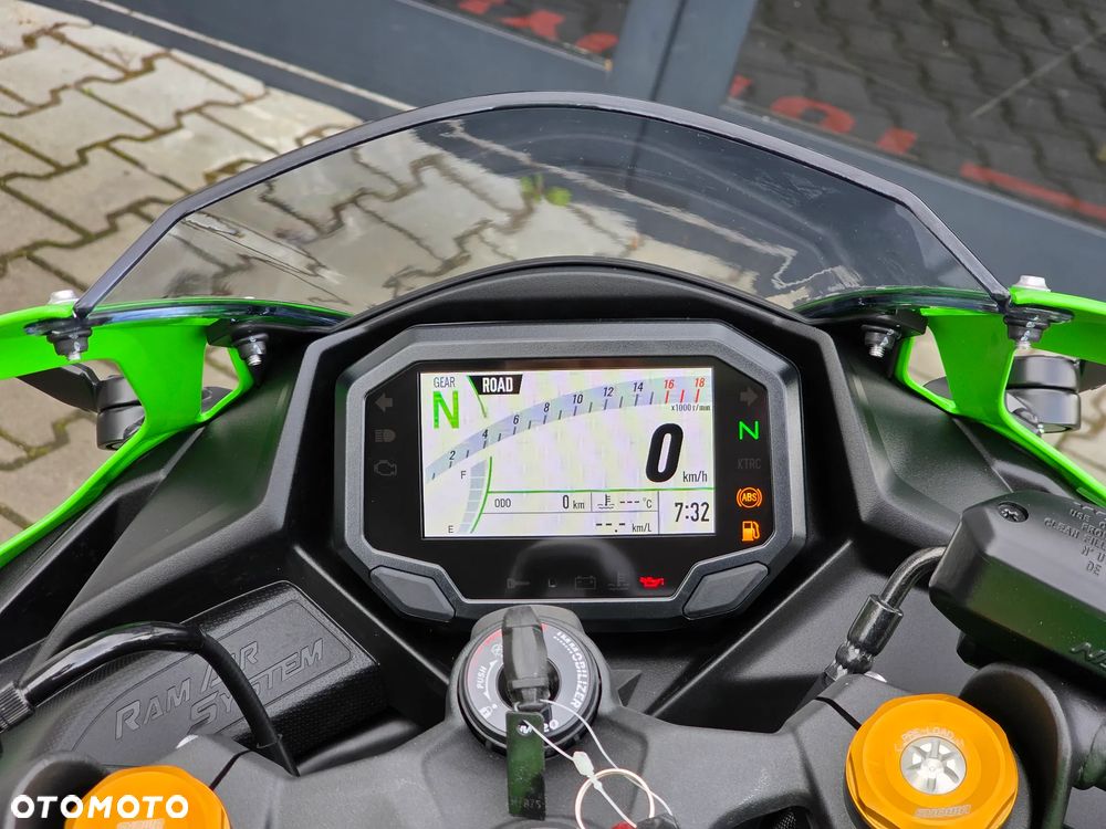 Kawasaki Ninja - 17